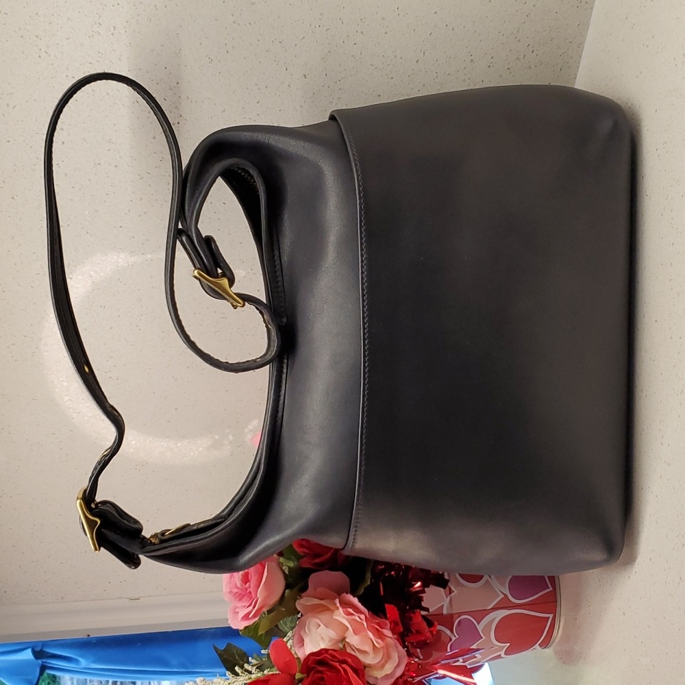 USA 🇺🇸 Vintage COACH navy blue leather shoulder bag